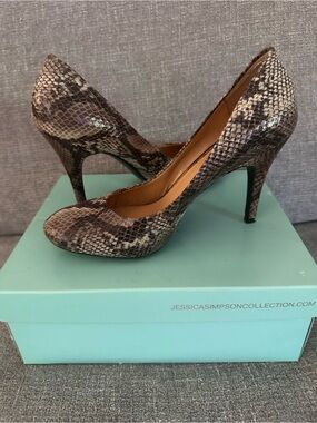 Jessica Simpson Oscar Umber (Snake-Print) Heels